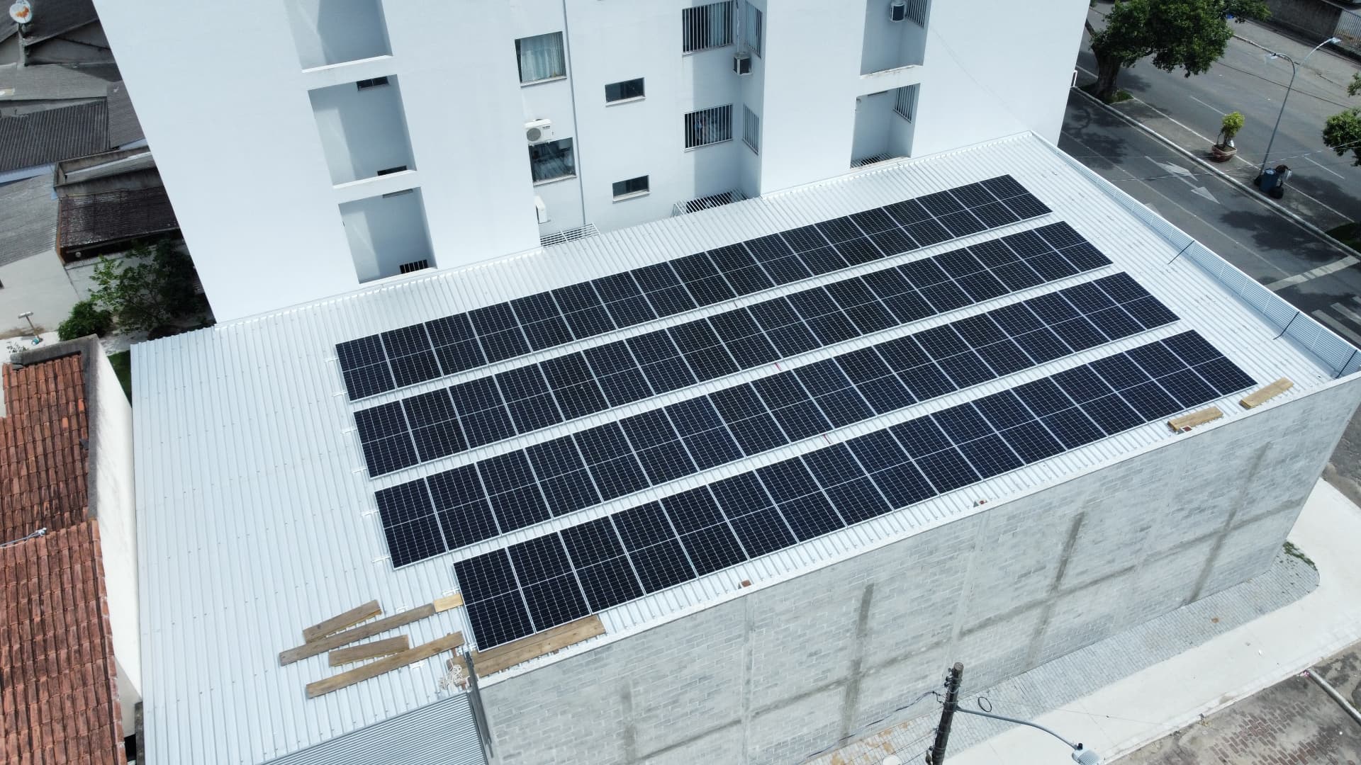 Energia Solar Comercial — Reduza custos do seu negócio